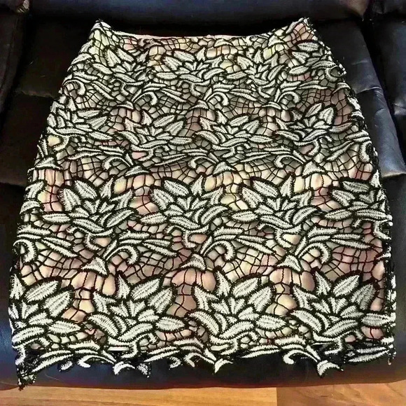 Adiva lace skirt black and beige size small - Picture 2 of 10